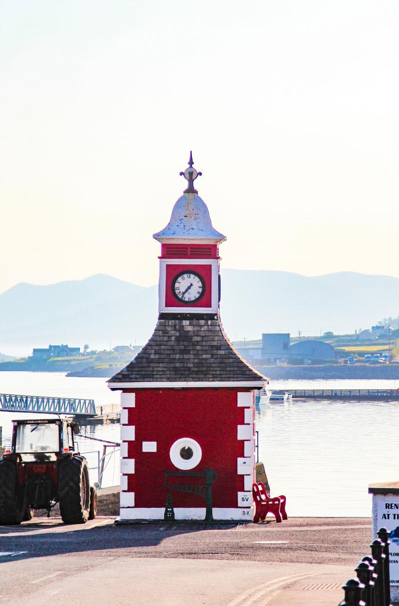 Double Decker Bus At Valentia Island Escape 호텔 Chapeltown 외부 사진
