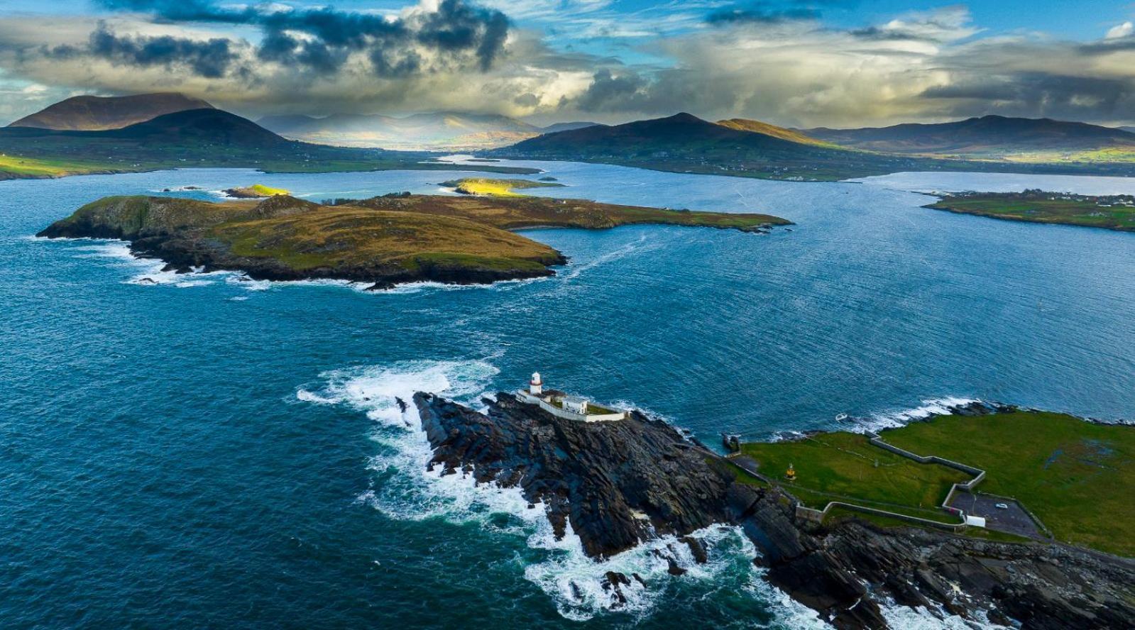 Double Decker Bus At Valentia Island Escape 호텔 Chapeltown 외부 사진