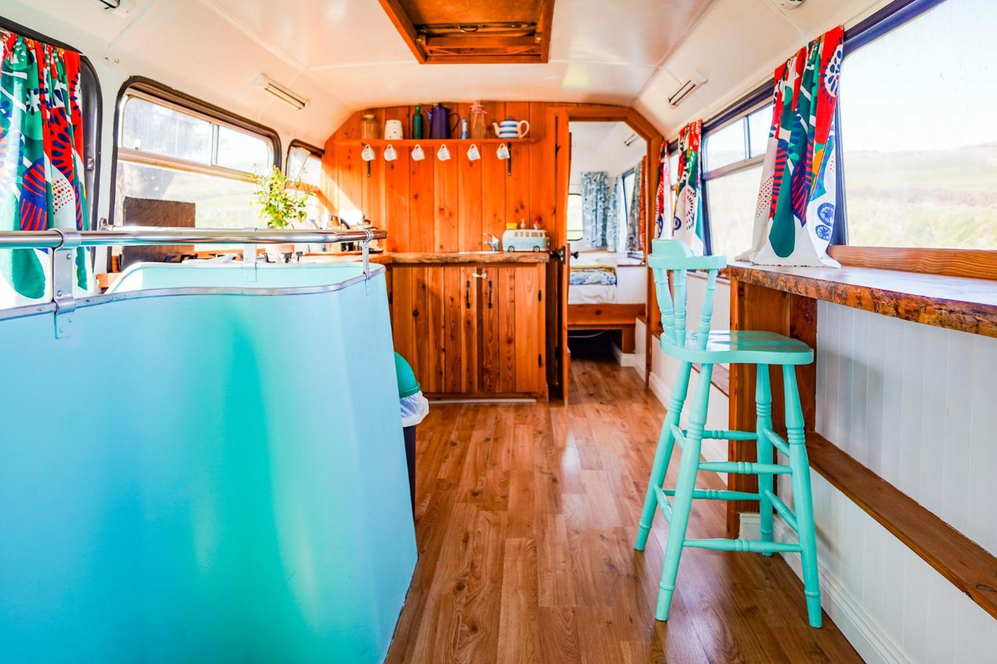 Double Decker Bus At Valentia Island Escape 호텔 Chapeltown 외부 사진