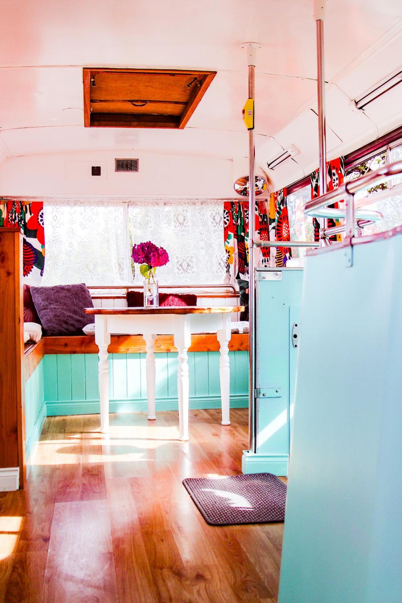 Double Decker Bus At Valentia Island Escape 호텔 Chapeltown 외부 사진