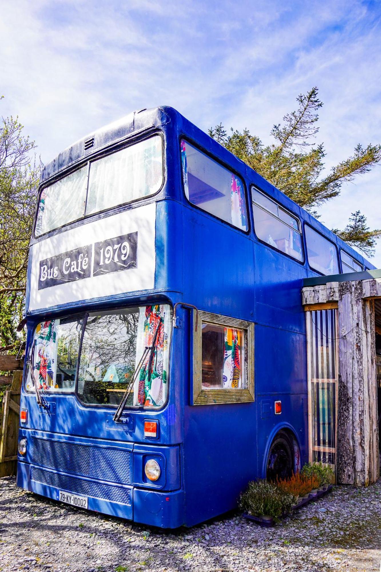 Double Decker Bus At Valentia Island Escape 호텔 Chapeltown 외부 사진