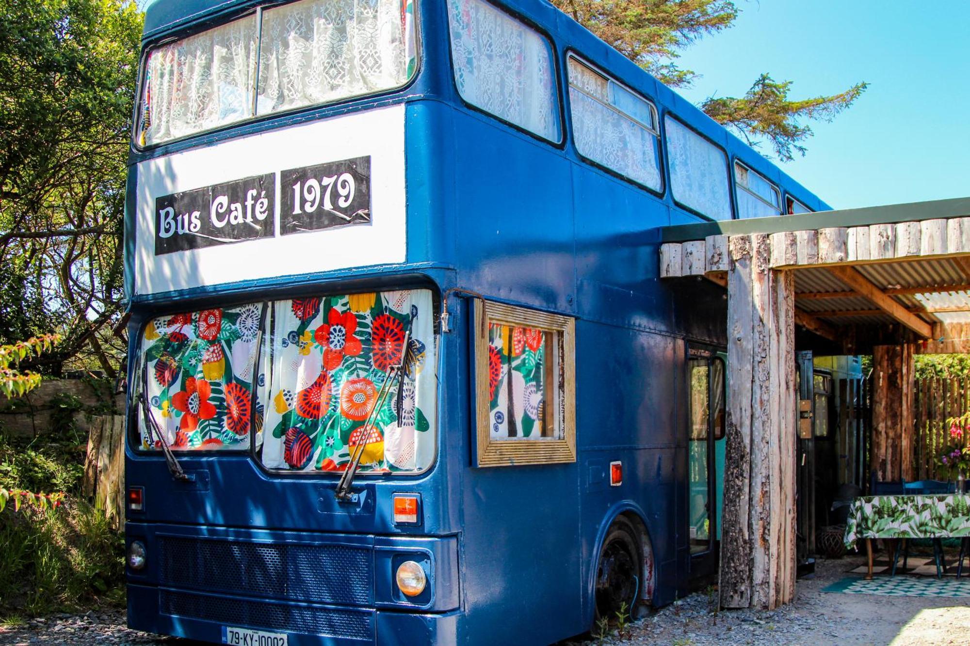 Double Decker Bus At Valentia Island Escape 호텔 Chapeltown 외부 사진